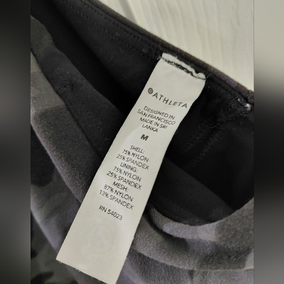 Atleta Women Size EL Camo Print Women's Crop Top - Picture 4 of 6